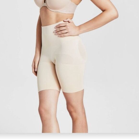 NWT Assets by Spanx Women’s Thigh Shaper - Nude Color - Size 3/Large - Picture 2 of 8